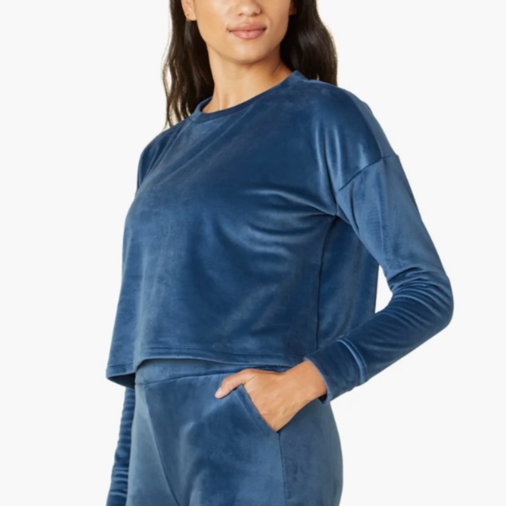 Beyond Yoga Brushed Up Pullover cropped velvet